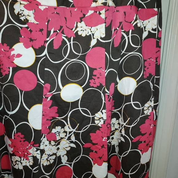 Lane Bryant Pink, Brown and White Floral Flared Skirt in Size 24 - Picture 7 of 10